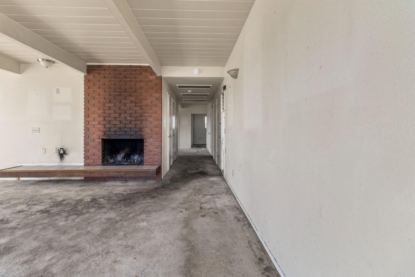 Detail Gallery Image 9 of 42 For 220 Mortimer Ln, Marina,  CA 93933 - 5 Beds | 3 Baths