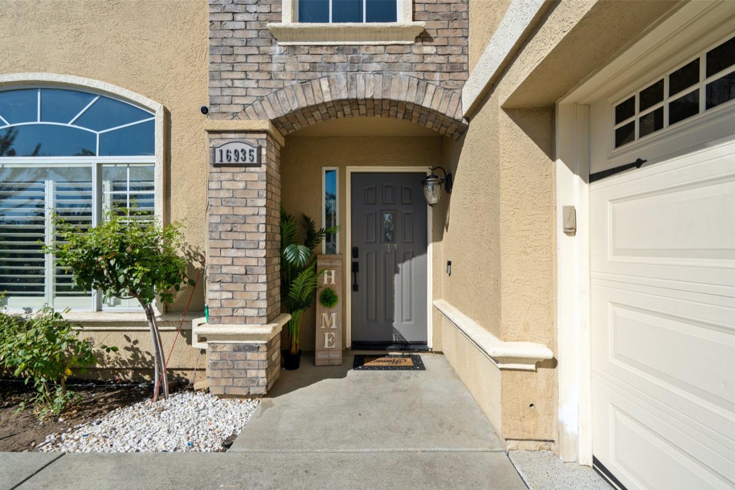Detail Gallery Image 3 of 6 For 16935 Pine Way, Morgan Hill,  CA 95037 - 4 Beds | 3 Baths