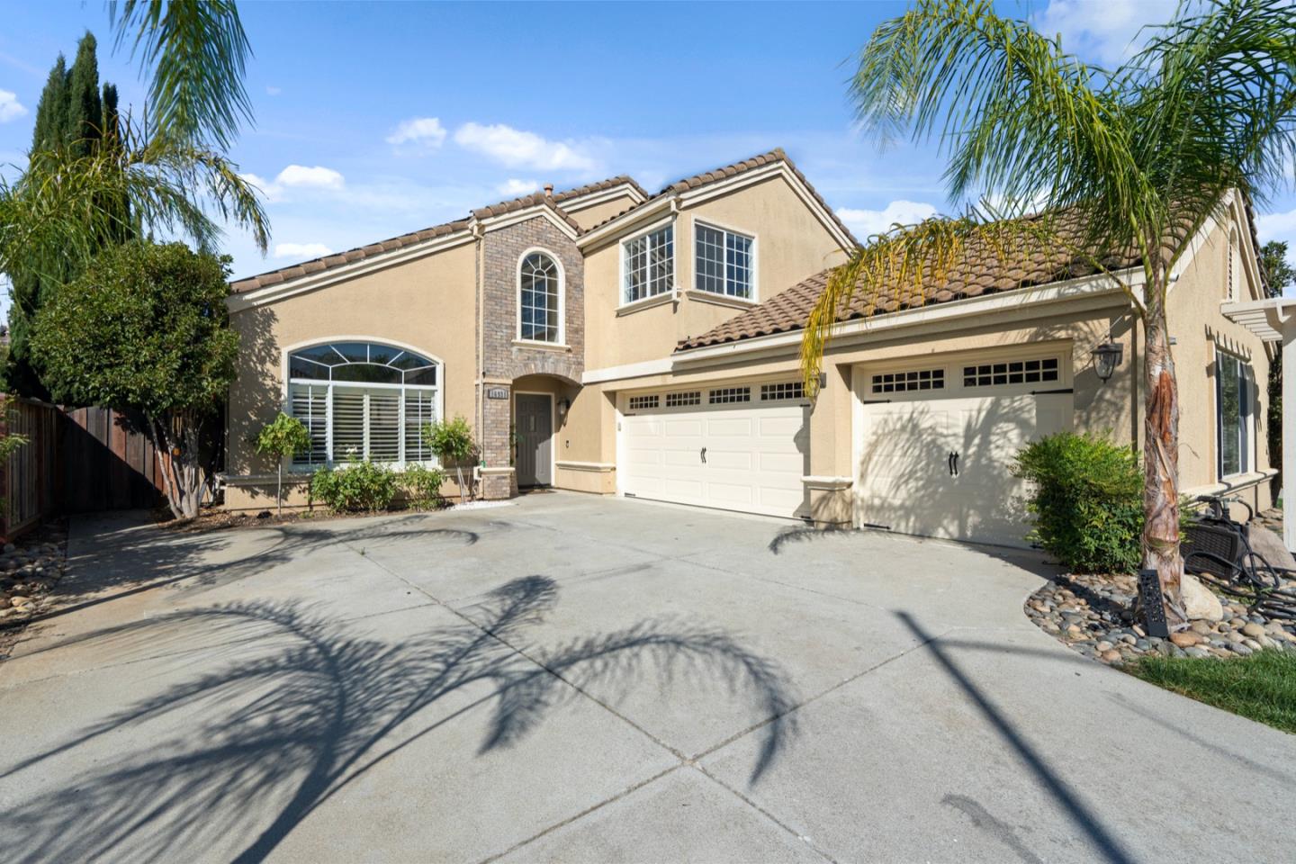 Detail Gallery Image 4 of 6 For 16935 Pine Way, Morgan Hill,  CA 95037 - 4 Beds | 3 Baths