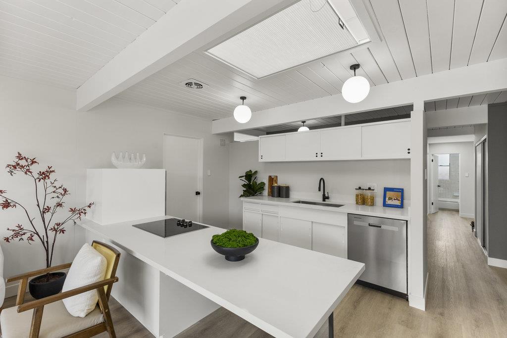 Detail Gallery Image 29 of 78 For 2055 Ticonderoga Dr, San Mateo,  CA 94402 - 4 Beds | 3 Baths