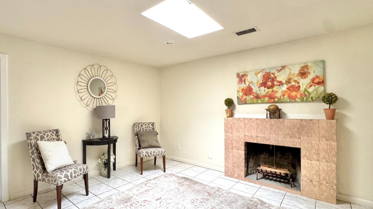 Detail Gallery Image 11 of 28 For 4573 Bolero Dr, San Jose,  CA 95111 - 4 Beds | 2 Baths