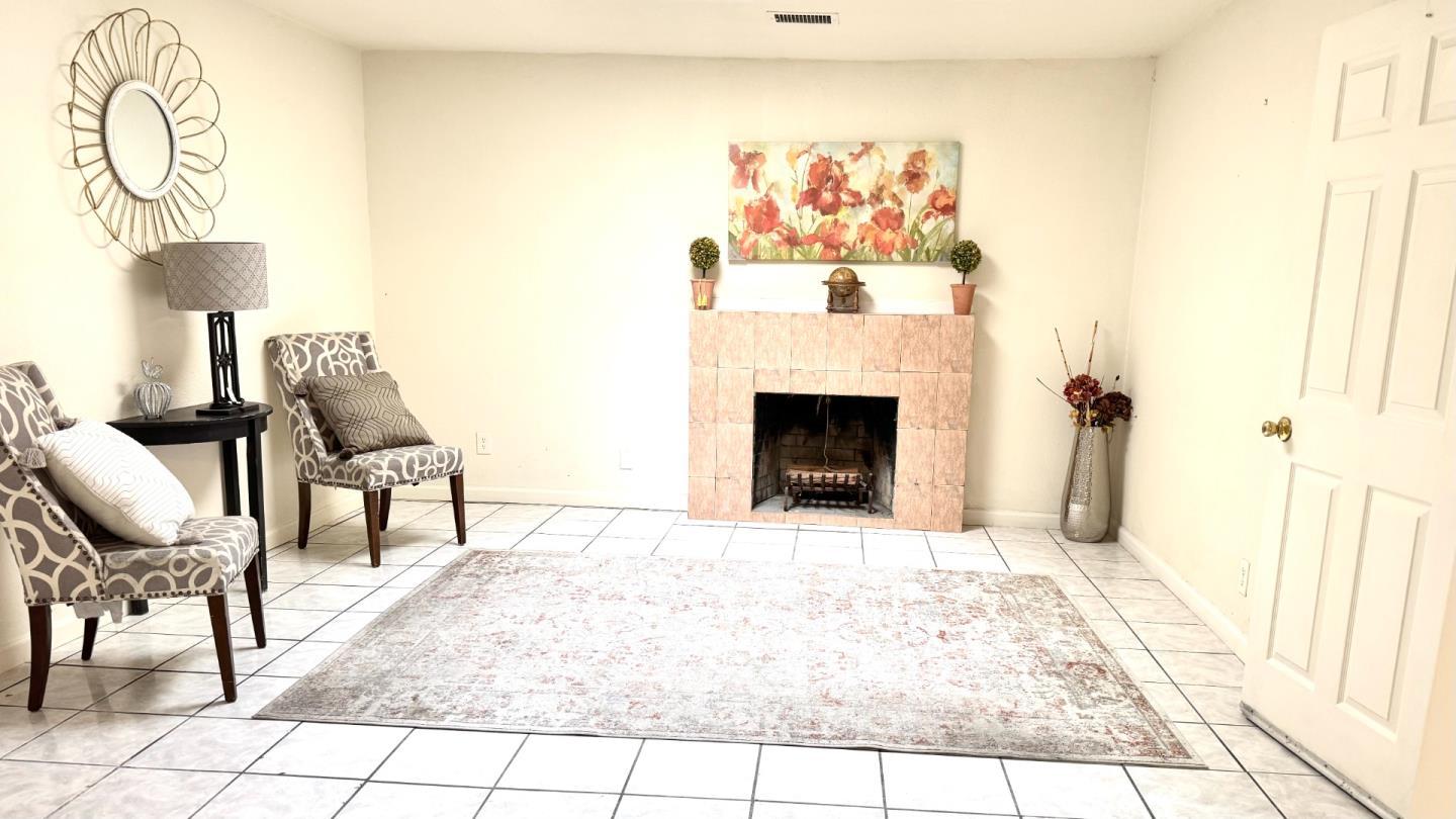 Detail Gallery Image 12 of 28 For 4573 Bolero Dr, San Jose,  CA 95111 - 4 Beds | 2 Baths
