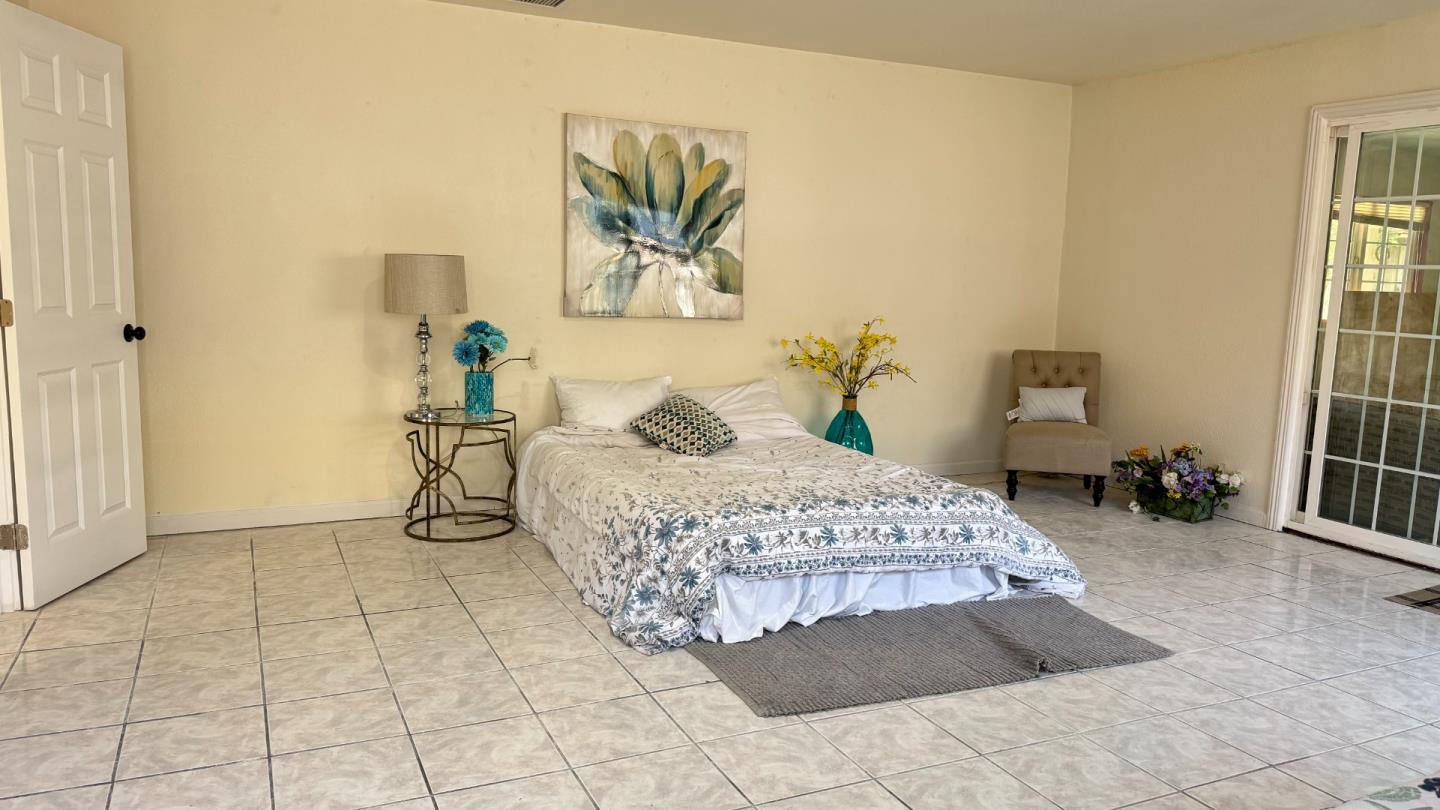 Detail Gallery Image 14 of 28 For 4573 Bolero Dr, San Jose,  CA 95111 - 4 Beds | 2 Baths