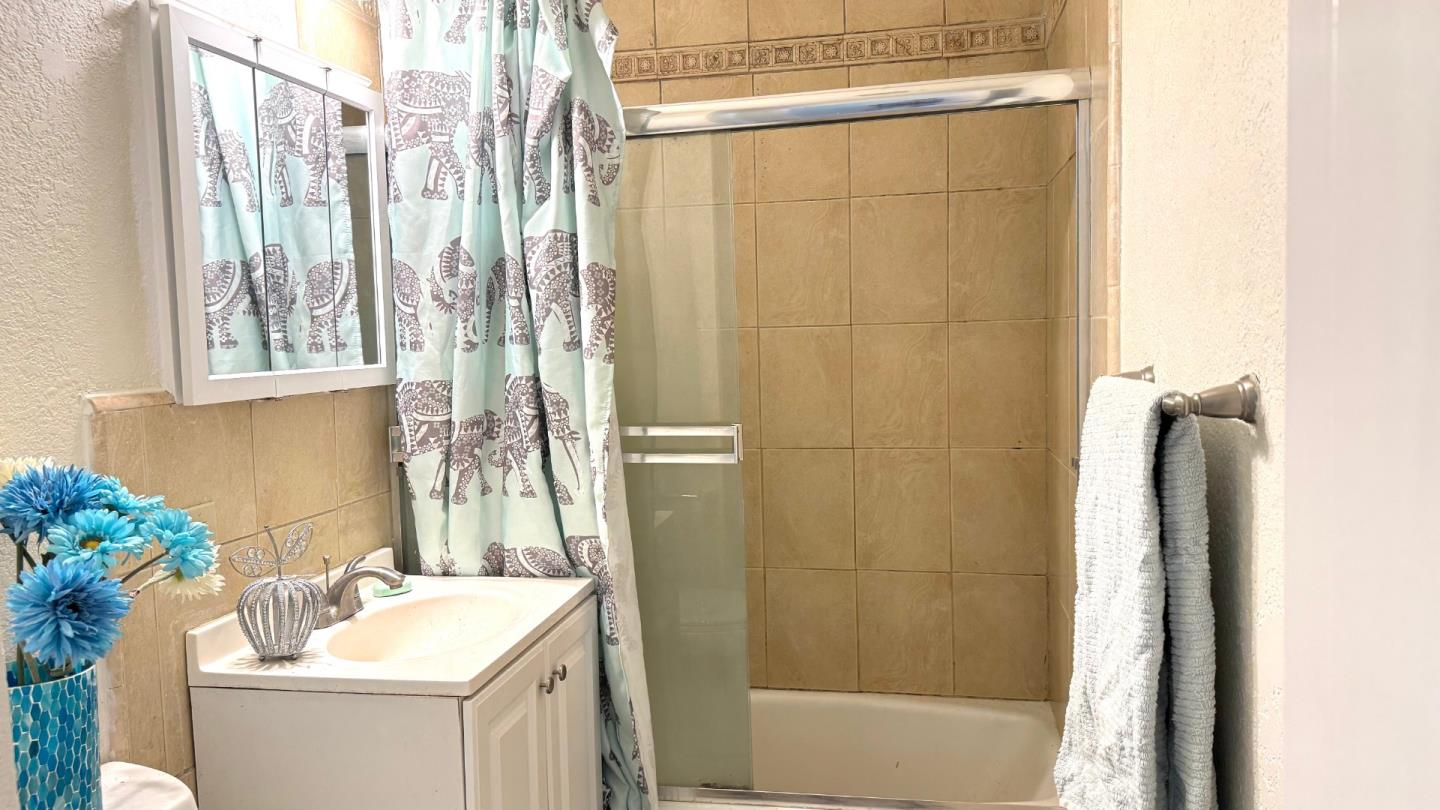 Detail Gallery Image 18 of 28 For 4573 Bolero Dr, San Jose,  CA 95111 - 4 Beds | 2 Baths