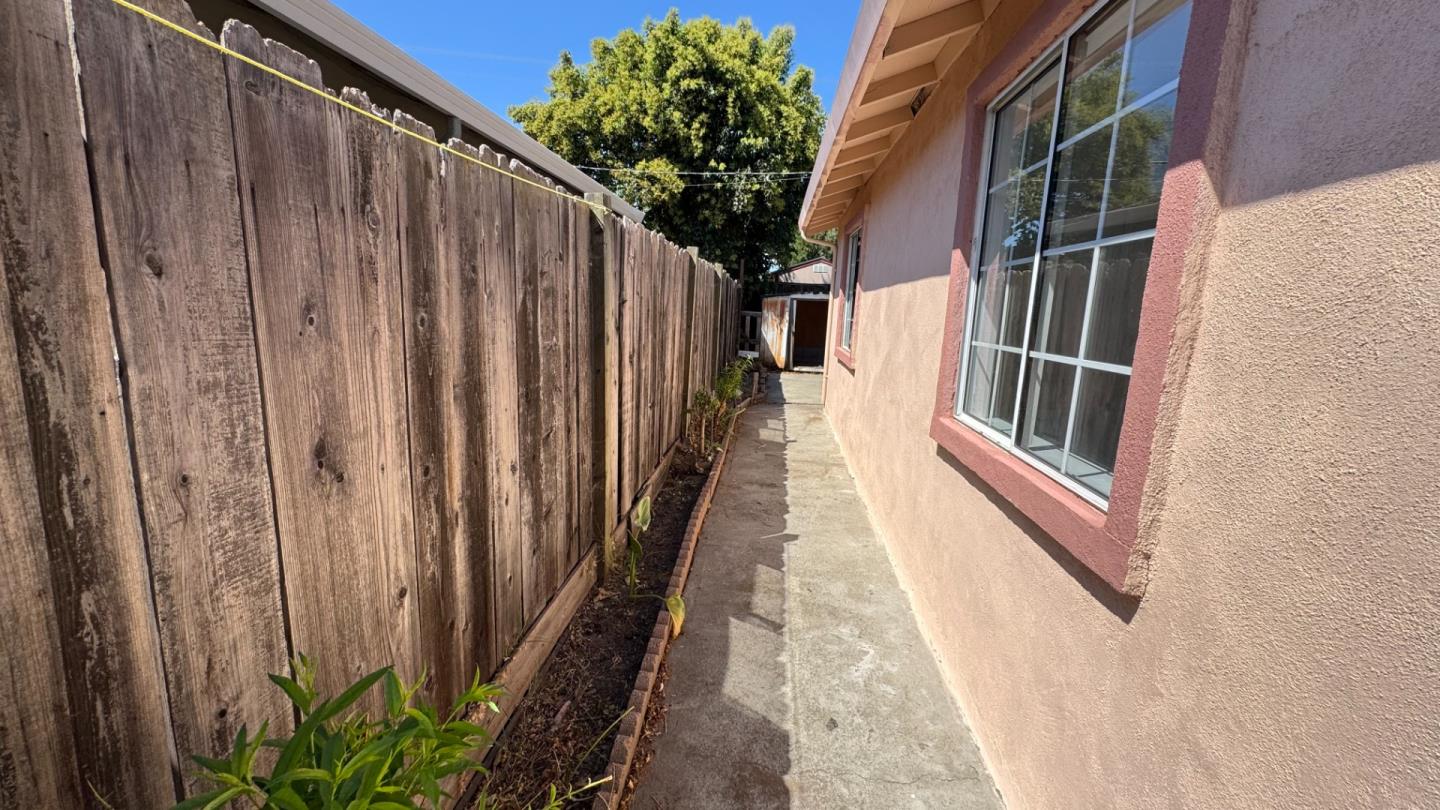 Detail Gallery Image 25 of 28 For 4573 Bolero Dr, San Jose,  CA 95111 - 4 Beds | 2 Baths