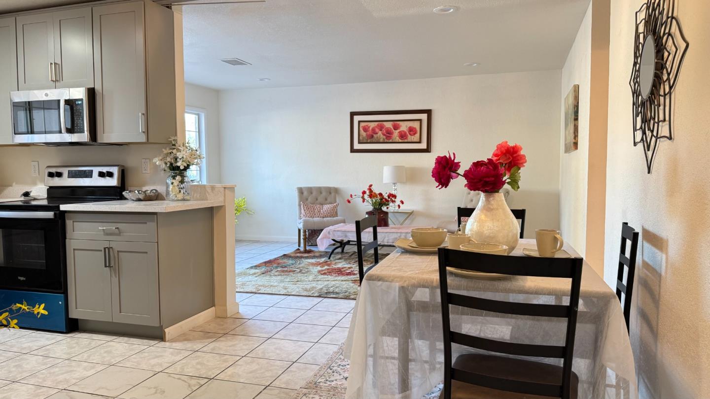 Detail Gallery Image 8 of 28 For 4573 Bolero Dr, San Jose,  CA 95111 - 4 Beds | 2 Baths