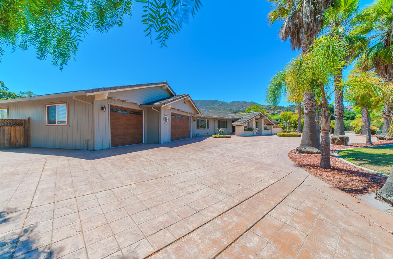 Detail Gallery Image 14 of 56 For 22125 Ranchito Dr, Salinas,  CA 93908 - 3 Beds | 2/1 Baths