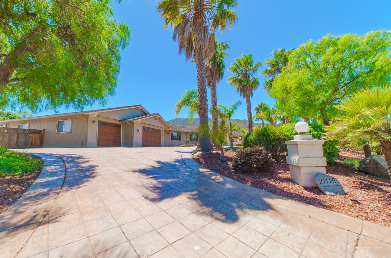 Detail Gallery Image 9 of 56 For 22125 Ranchito Dr, Salinas,  CA 93908 - 3 Beds | 2/1 Baths