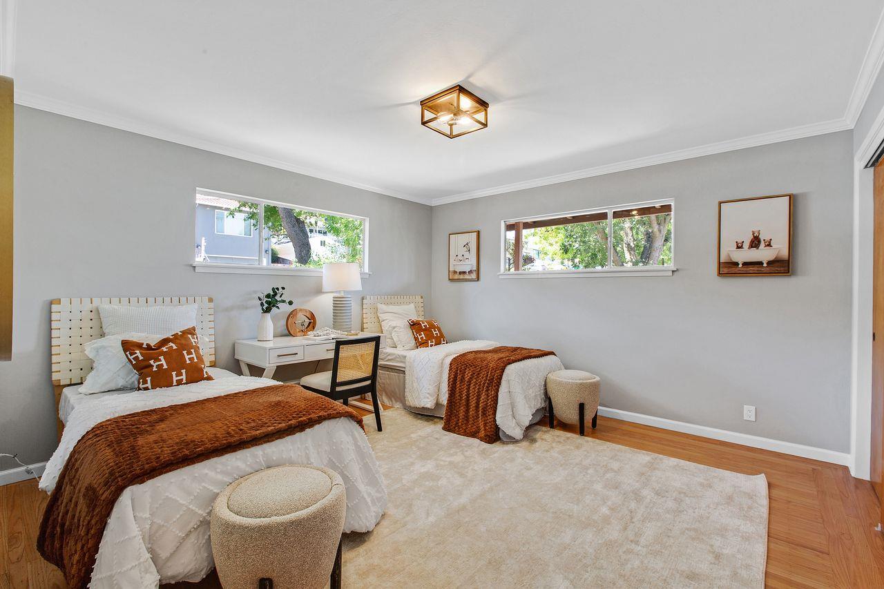 Detail Gallery Image 14 of 26 For 1623 Cordilleras Ave, San Carlos,  CA 94070 - 4 Beds | 2/1 Baths