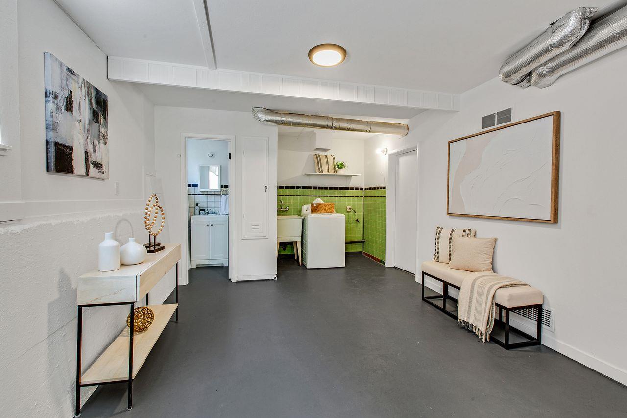 Detail Gallery Image 19 of 26 For 1623 Cordilleras Ave, San Carlos,  CA 94070 - 4 Beds | 2/1 Baths