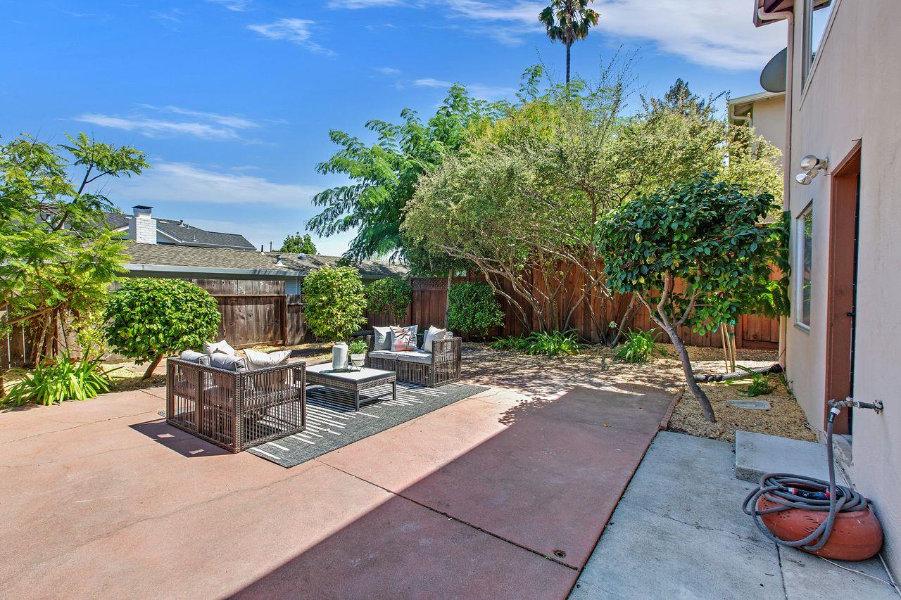 Detail Gallery Image 21 of 26 For 1623 Cordilleras Ave, San Carlos,  CA 94070 - 4 Beds | 2/1 Baths
