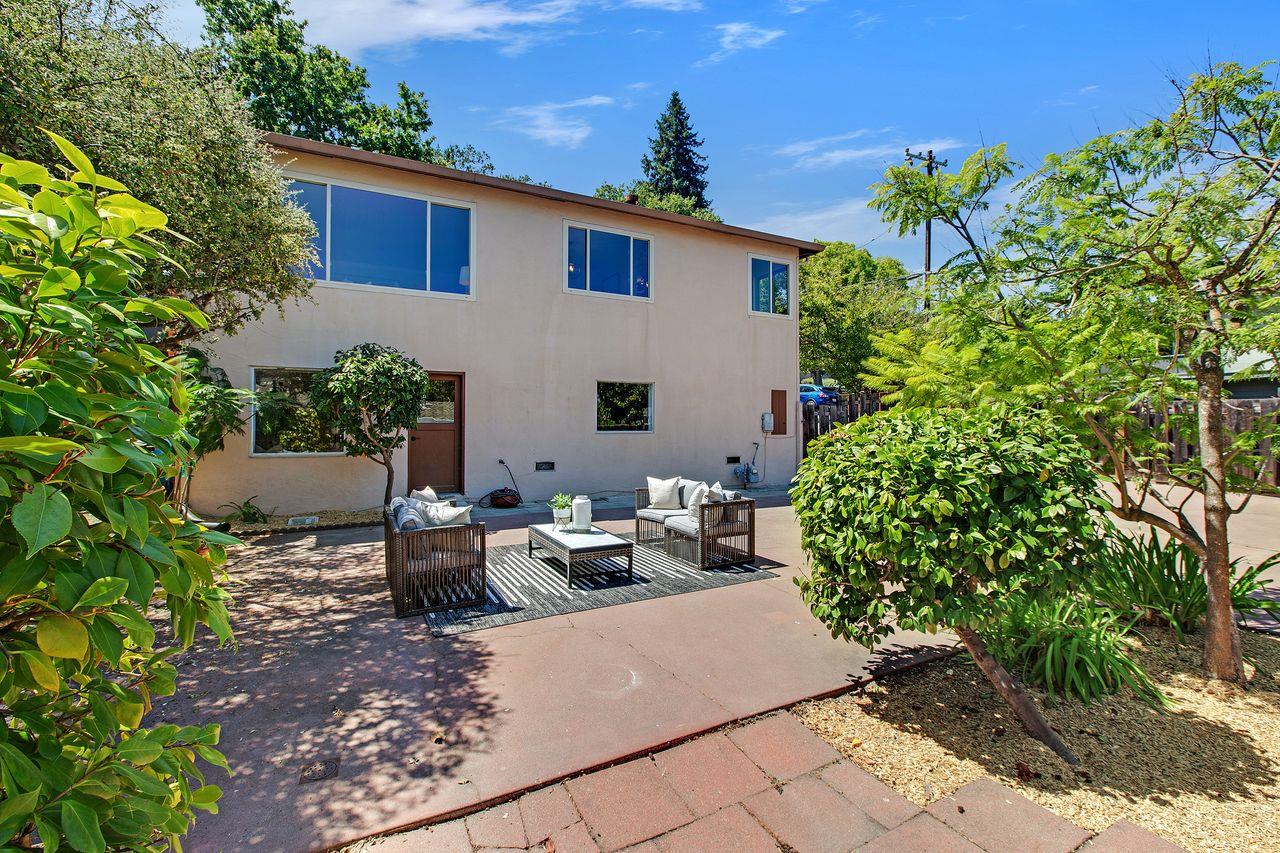 Detail Gallery Image 23 of 26 For 1623 Cordilleras Ave, San Carlos,  CA 94070 - 4 Beds | 2/1 Baths