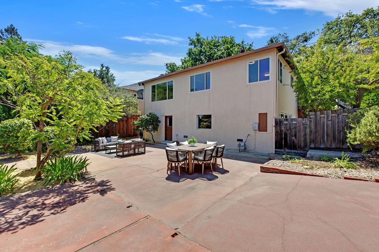 Detail Gallery Image 24 of 26 For 1623 Cordilleras Ave, San Carlos,  CA 94070 - 4 Beds | 2/1 Baths