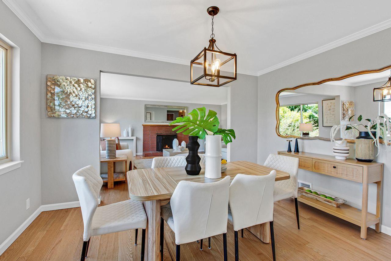 Detail Gallery Image 6 of 26 For 1623 Cordilleras Ave, San Carlos,  CA 94070 - 4 Beds | 2/1 Baths