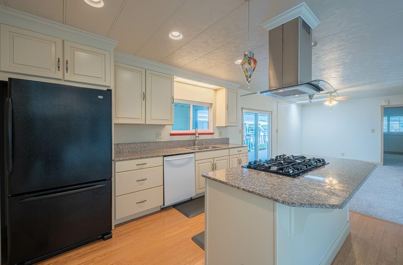 Detail Gallery Image 17 of 56 For 155 Kern St #144,  Salinas,  CA 93905 - 2 Beds | 2 Baths
