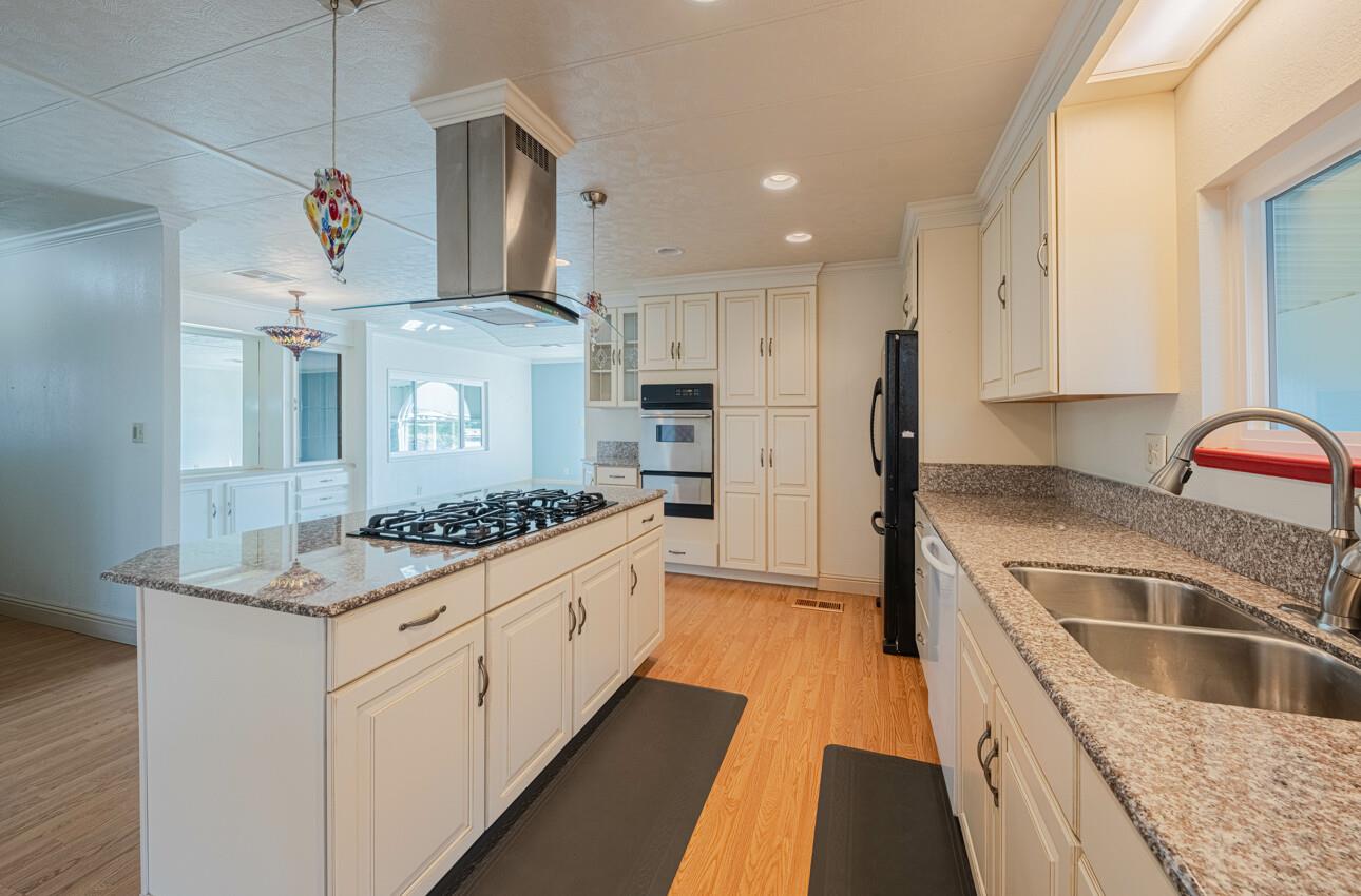 Detail Gallery Image 18 of 56 For 155 Kern St #144,  Salinas,  CA 93905 - 2 Beds | 2 Baths
