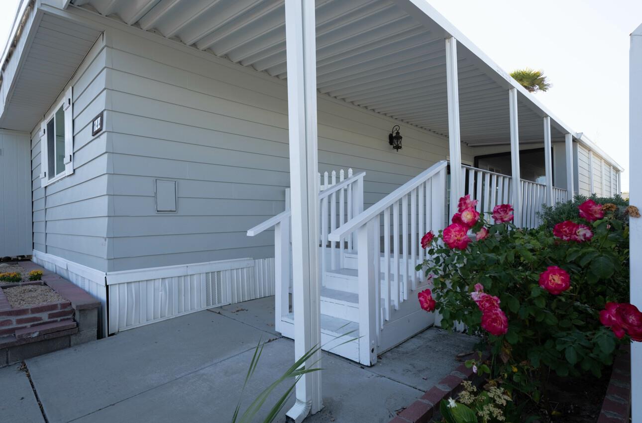 Detail Gallery Image 3 of 56 For 155 Kern St #144,  Salinas,  CA 93905 - 2 Beds | 2 Baths
