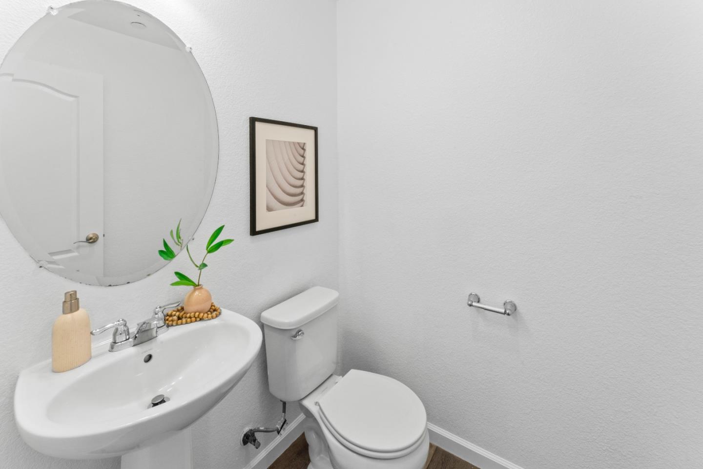 Detail Gallery Image 12 of 29 For 24516 Autumn Mist Way, Hayward,  CA 94544 - 4 Beds | 3/1 Baths