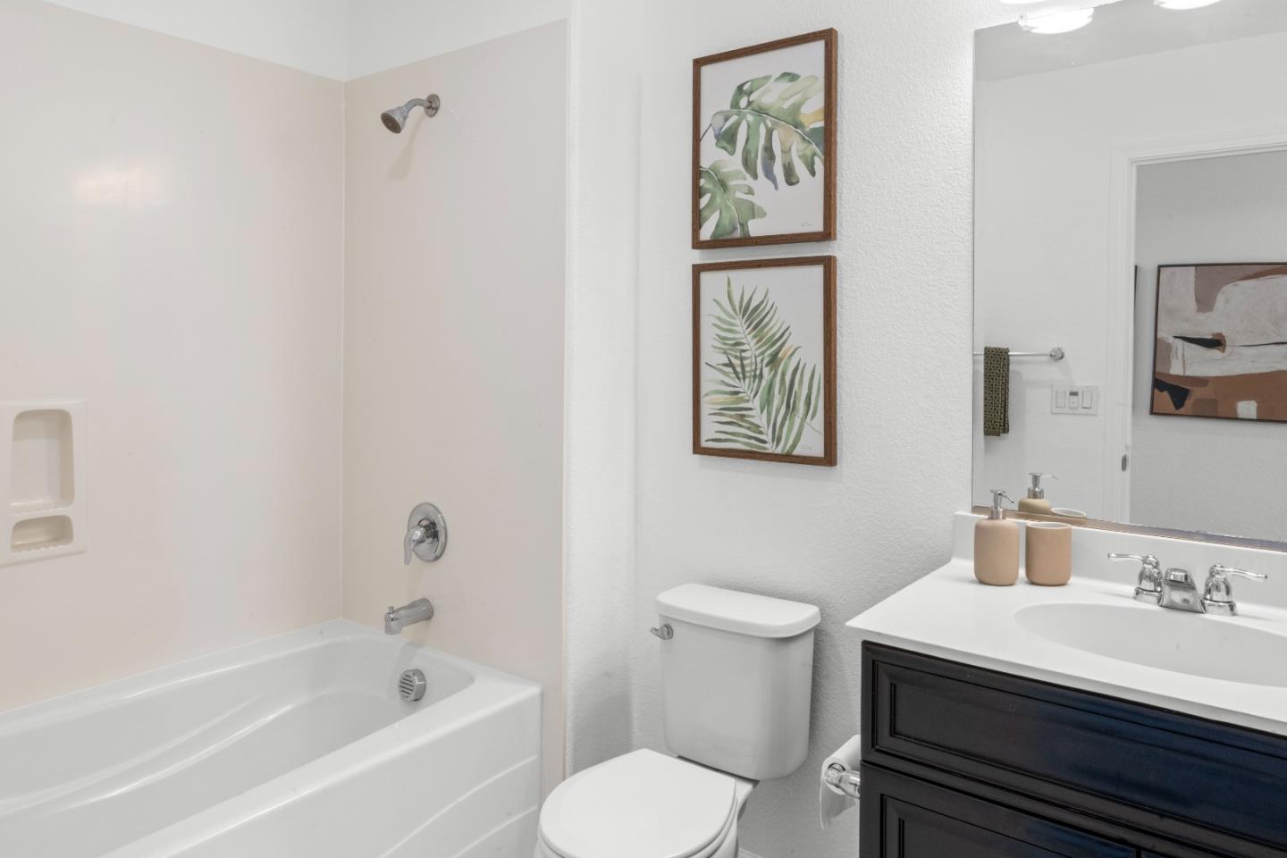 Detail Gallery Image 18 of 29 For 24516 Autumn Mist Way, Hayward,  CA 94544 - 4 Beds | 3/1 Baths