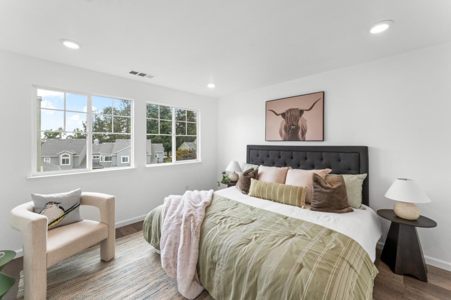 Detail Gallery Image 19 of 29 For 24516 Autumn Mist Way, Hayward,  CA 94544 - 4 Beds | 3/1 Baths