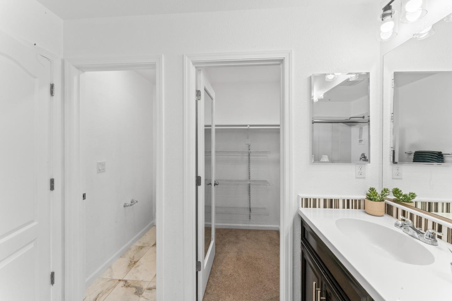 Detail Gallery Image 22 of 29 For 24516 Autumn Mist Way, Hayward,  CA 94544 - 4 Beds | 3/1 Baths
