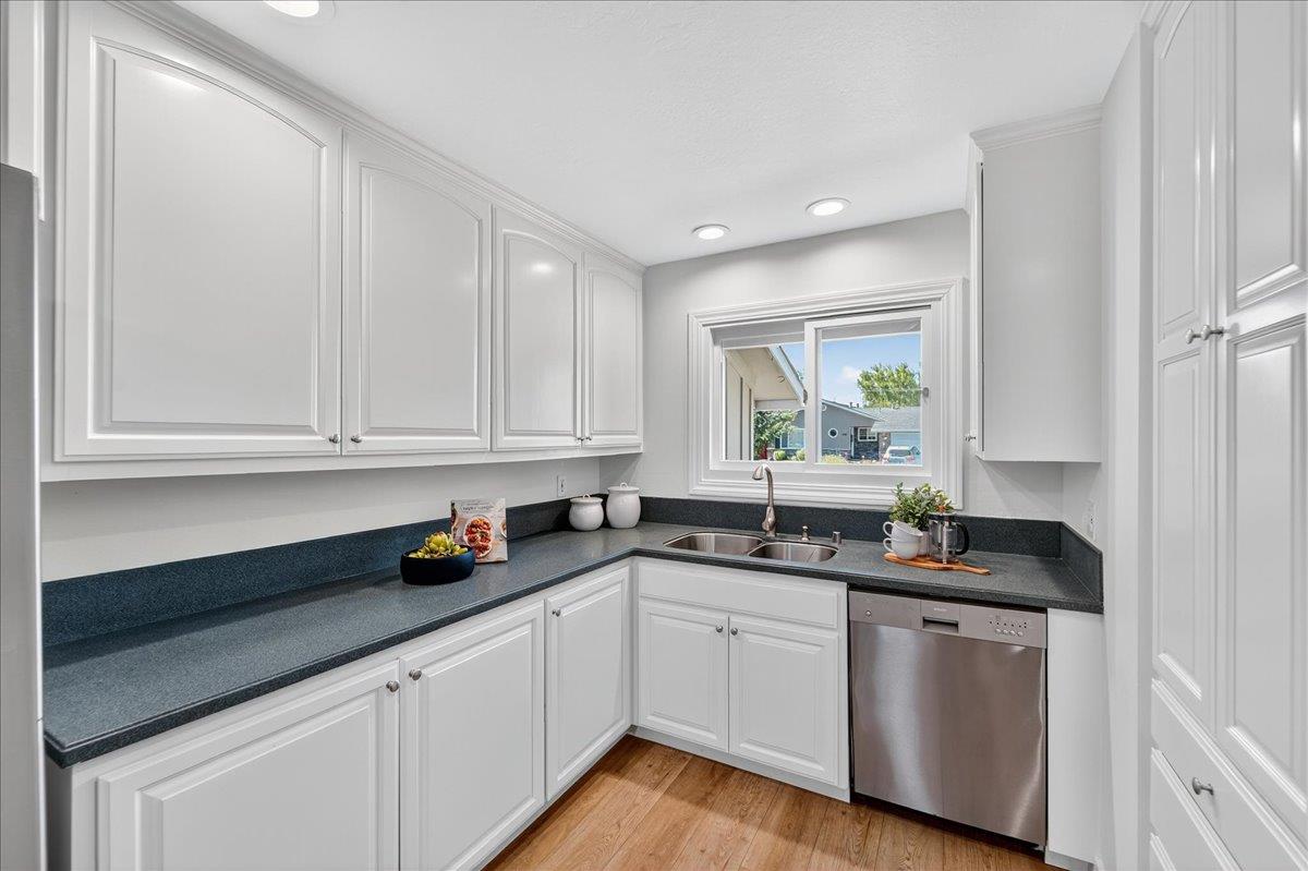 Detail Gallery Image 14 of 62 For 3720 Century Dr, Campbell,  CA 95008 - 4 Beds | 2 Baths