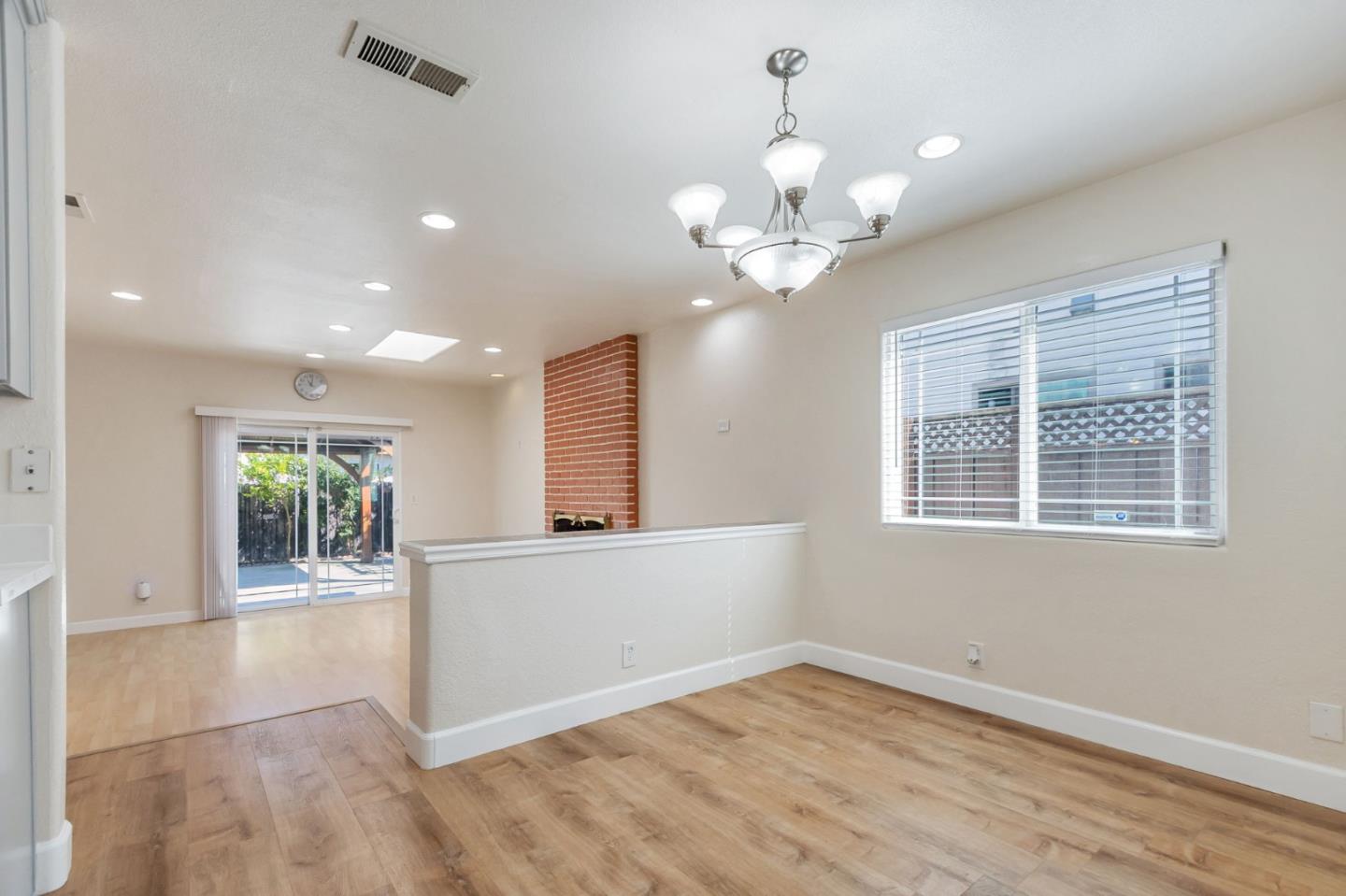 Detail Gallery Image 15 of 30 For 2895 Burdick Way, San Jose,  CA 95148 - 4 Beds | 2 Baths