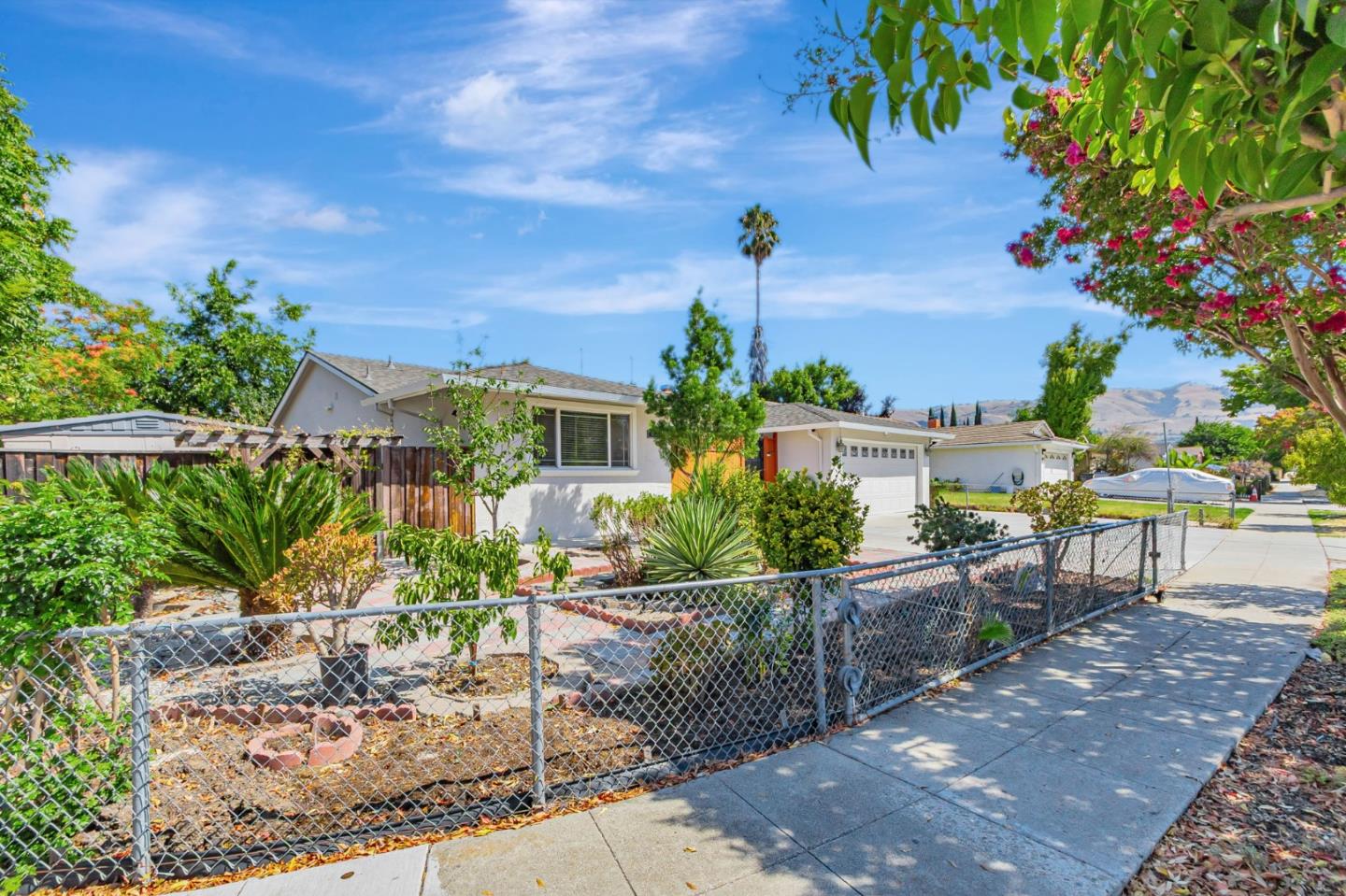 Detail Gallery Image 2 of 30 For 2895 Burdick Way, San Jose,  CA 95148 - 4 Beds | 2 Baths
