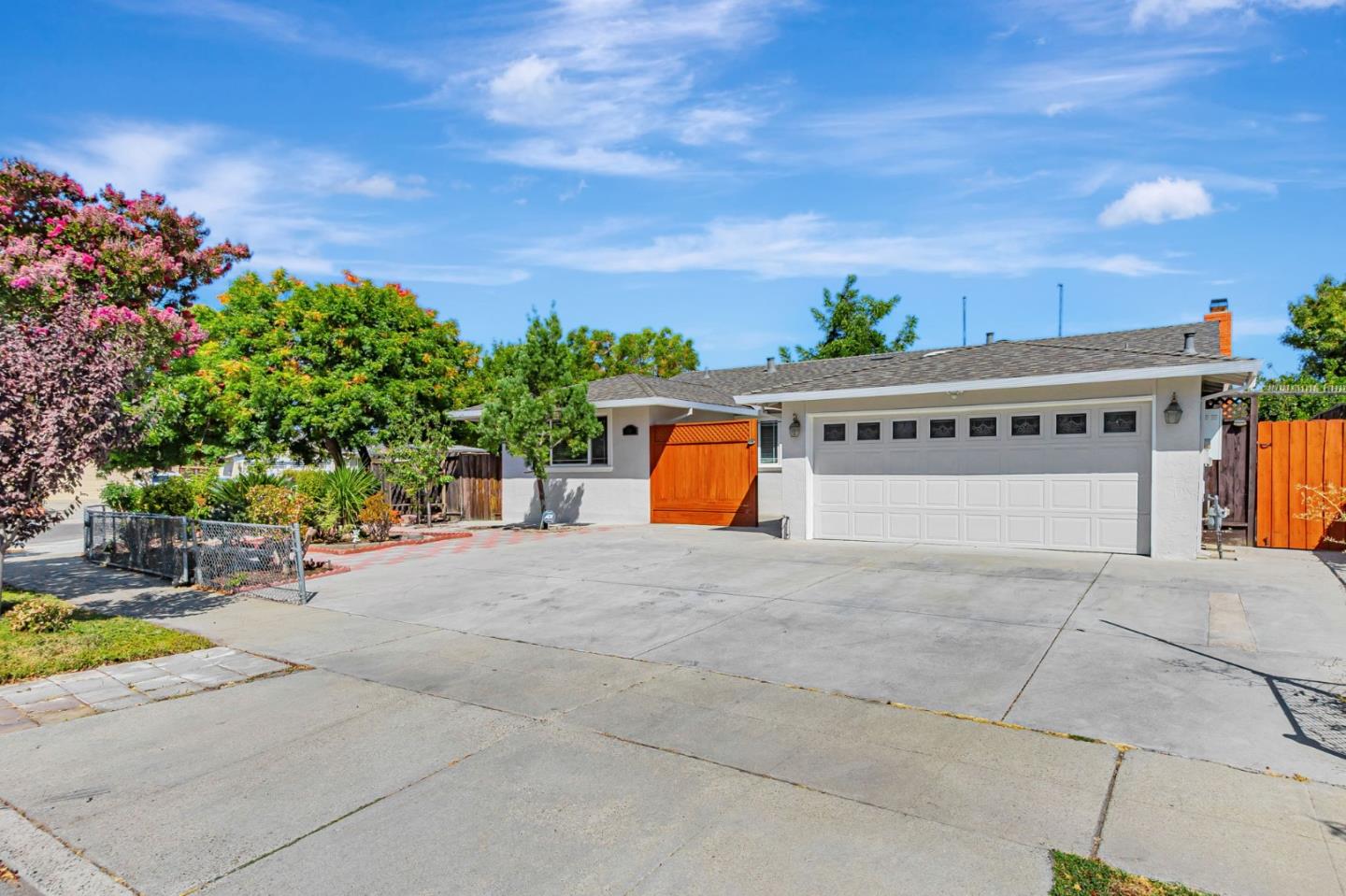 Detail Gallery Image 3 of 30 For 2895 Burdick Way, San Jose,  CA 95148 - 4 Beds | 2 Baths