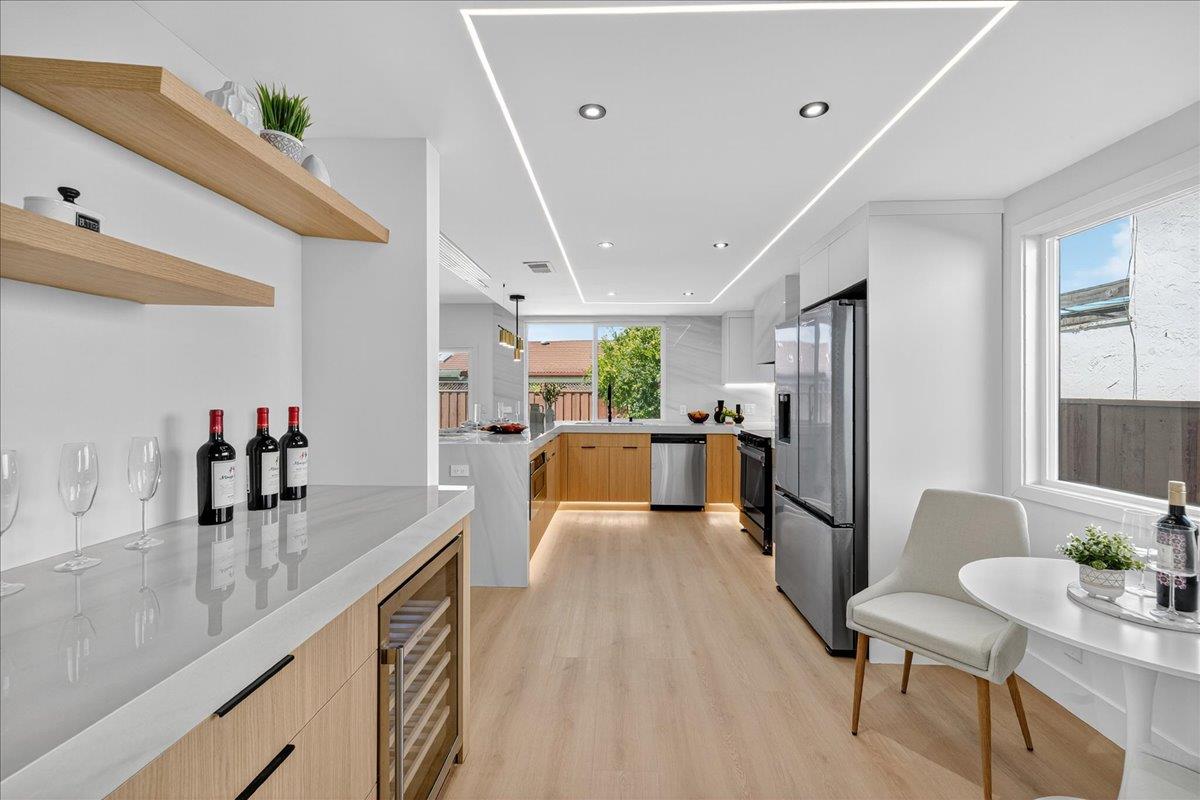 Detail Gallery Image 10 of 76 For 419 Avenida Palmas, San Jose,  CA 95123 - 4 Beds | 2/1 Baths