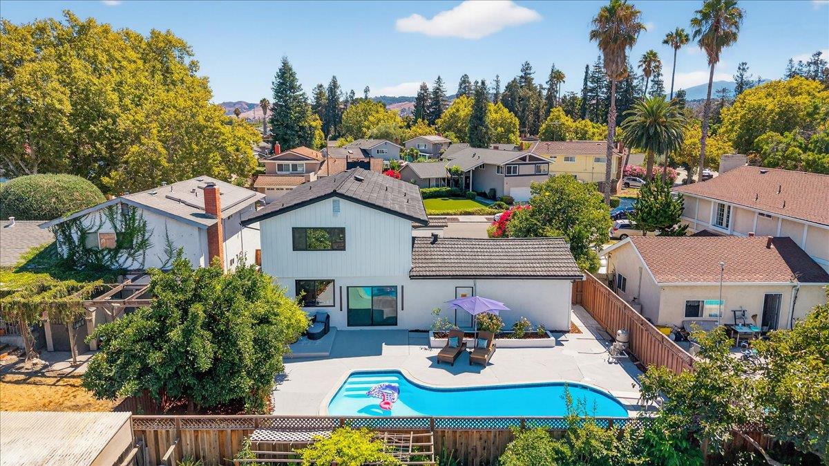 Detail Gallery Image 4 of 76 For 419 Avenida Palmas, San Jose,  CA 95123 - 4 Beds | 2/1 Baths