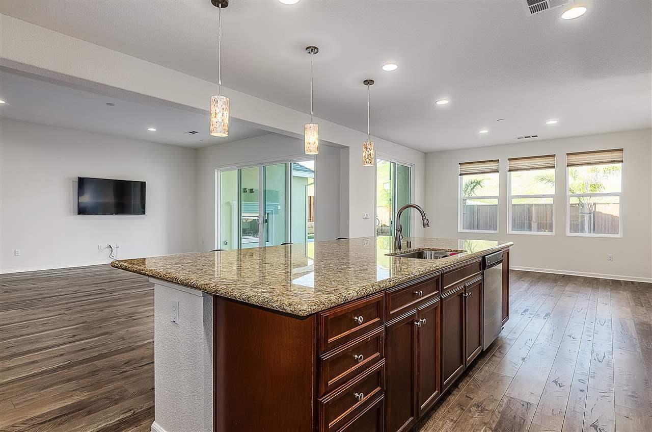 Detail Gallery Image 12 of 24 For 2968 Alves Ranch Rd, Pittsburg,  CA 94565 - 3 Beds | 2/1 Baths