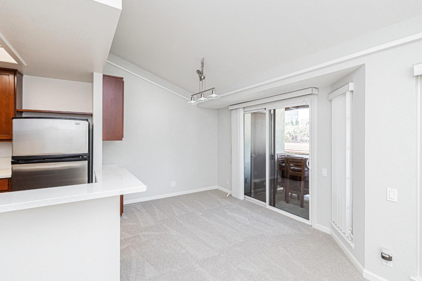 Detail Gallery Image 12 of 20 For 425 Costa Mesa Ter #F,  Sunnyvale,  CA 94085 - 2 Beds | 1 Baths