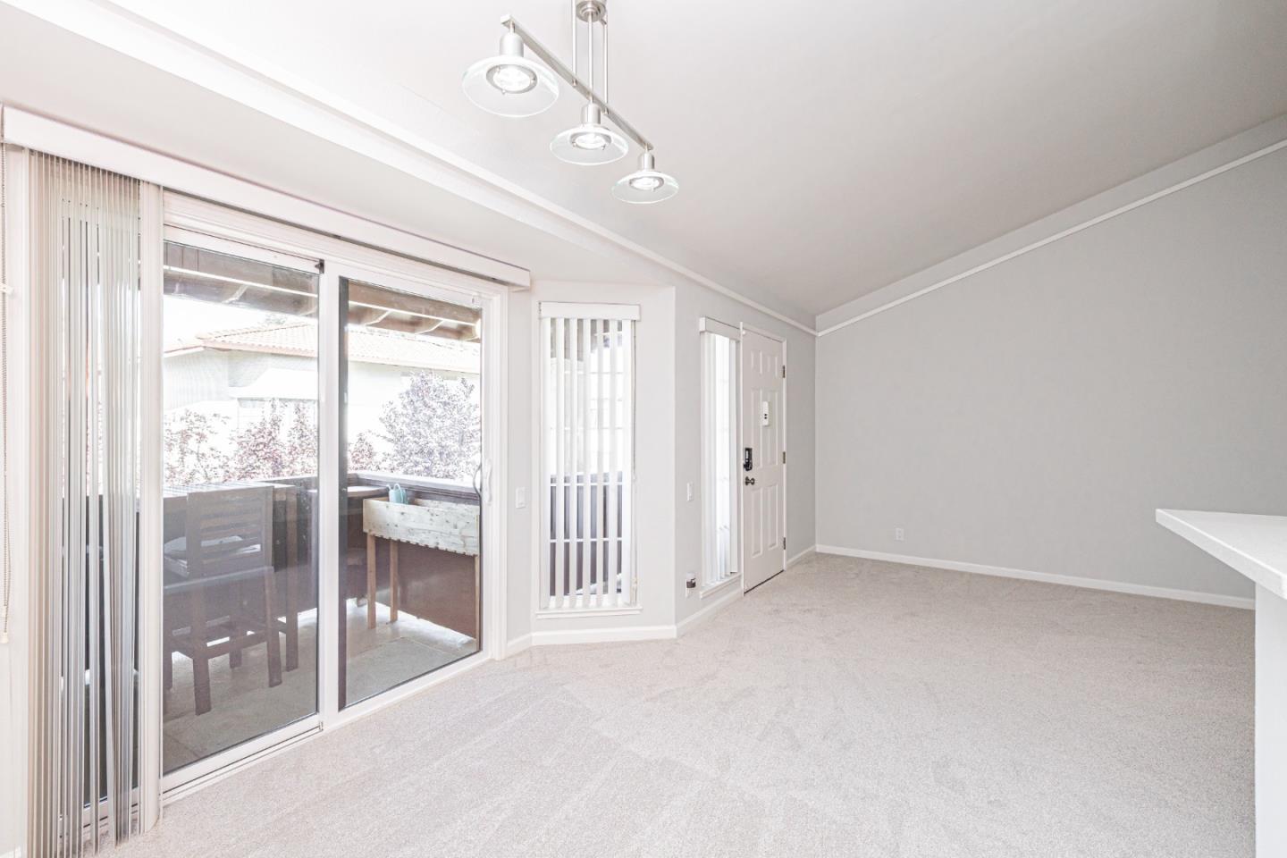 Detail Gallery Image 13 of 20 For 425 Costa Mesa Ter #F,  Sunnyvale,  CA 94085 - 2 Beds | 1 Baths