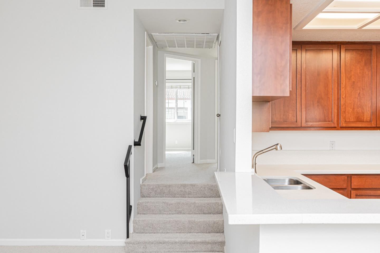 Detail Gallery Image 14 of 20 For 425 Costa Mesa Ter #F,  Sunnyvale,  CA 94085 - 2 Beds | 1 Baths