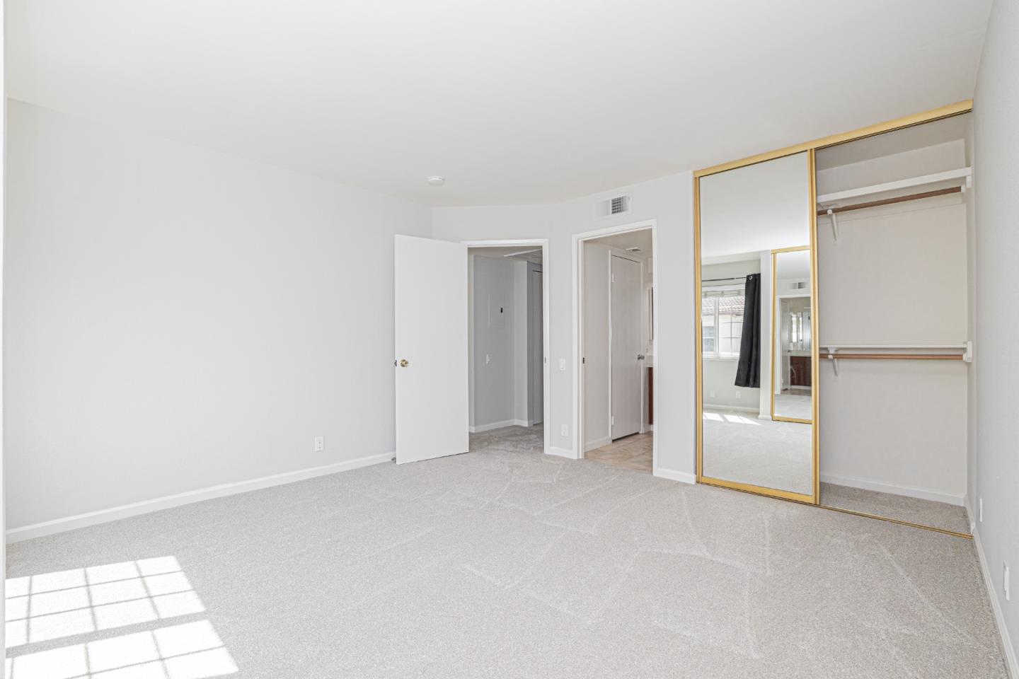 Detail Gallery Image 17 of 20 For 425 Costa Mesa Ter #F,  Sunnyvale,  CA 94085 - 2 Beds | 1 Baths