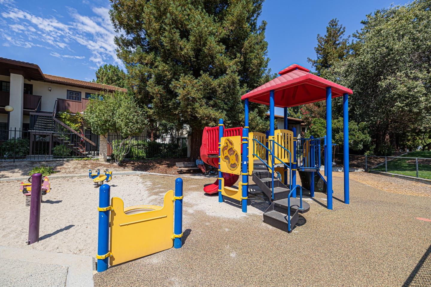 Detail Gallery Image 9 of 20 For 425 Costa Mesa Ter #F,  Sunnyvale,  CA 94085 - 2 Beds | 1 Baths