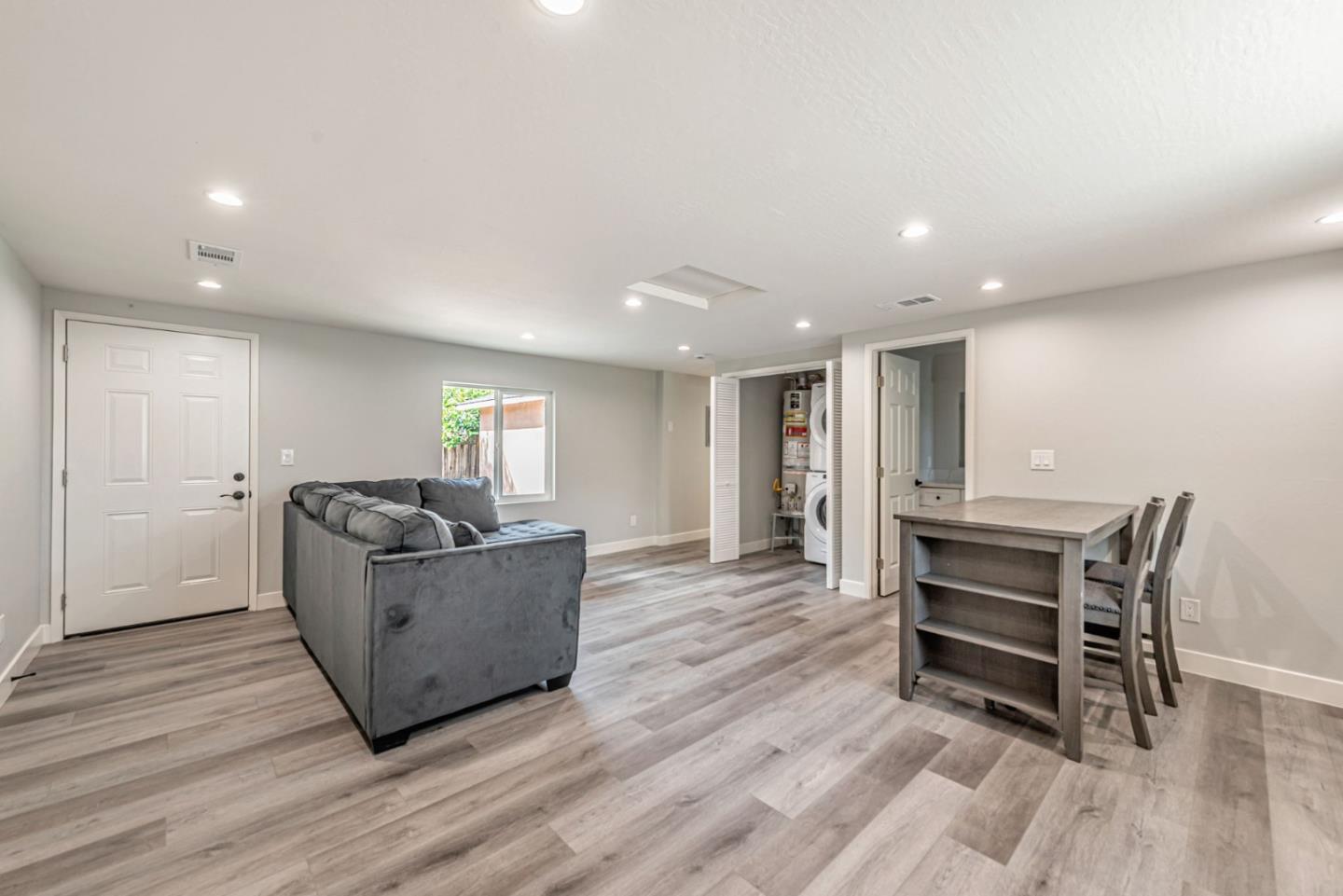 Detail Gallery Image 4 of 15 For 320 Battle Dance Dr, San Jose,  CA 95111 - 4 Beds | 2 Baths
