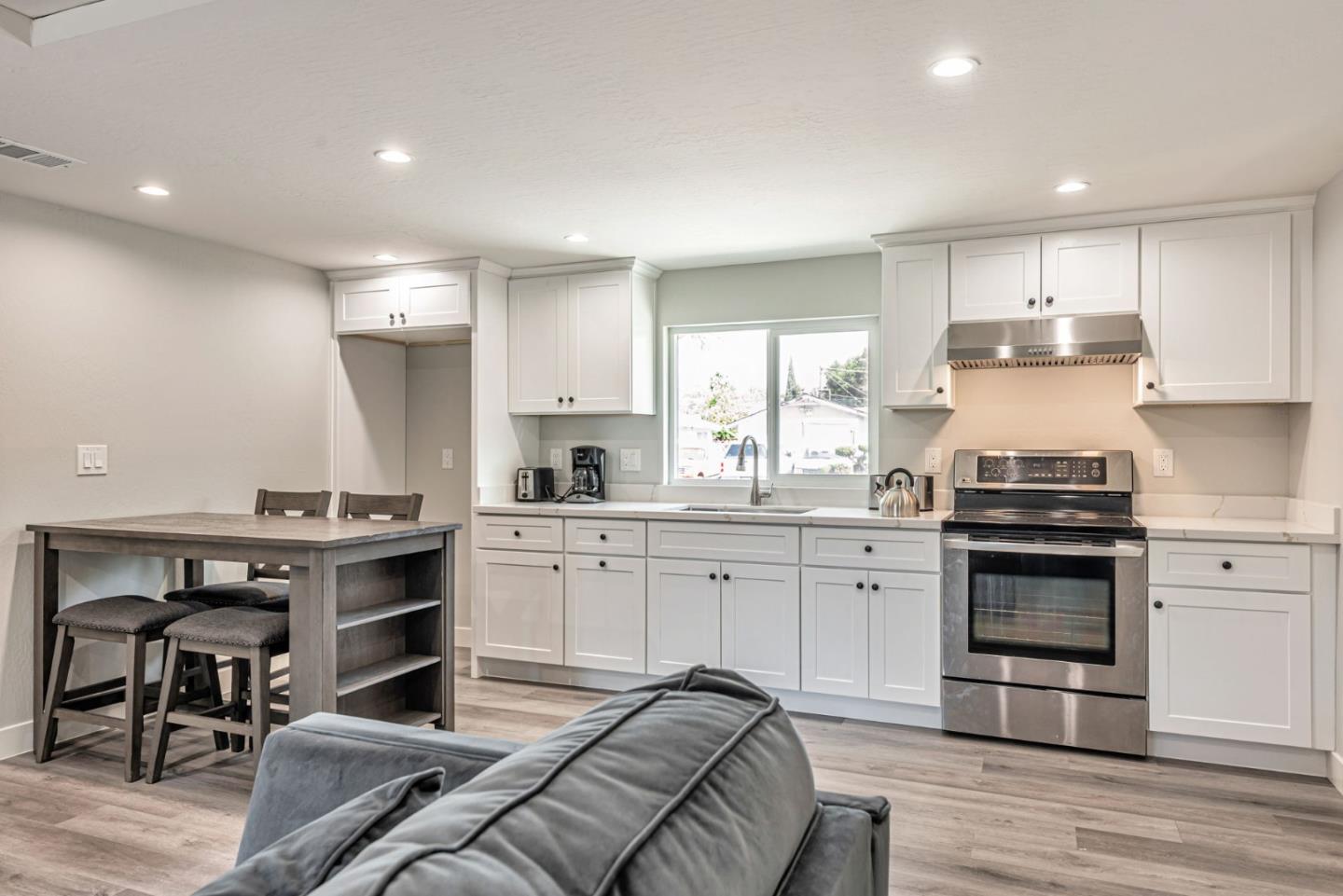 Detail Gallery Image 5 of 15 For 320 Battle Dance Dr, San Jose,  CA 95111 - 4 Beds | 2 Baths