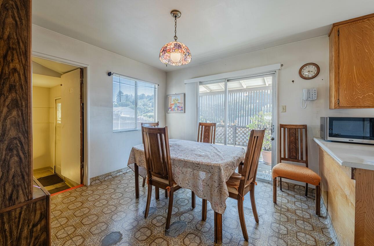 Detail Gallery Image 8 of 24 For 11 Montclair Pl, Salinas,  CA 93907 - 3 Beds | 2 Baths