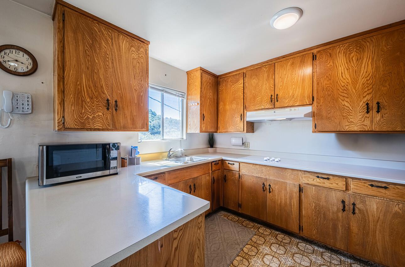 Detail Gallery Image 9 of 24 For 11 Montclair Pl, Salinas,  CA 93907 - 3 Beds | 2 Baths