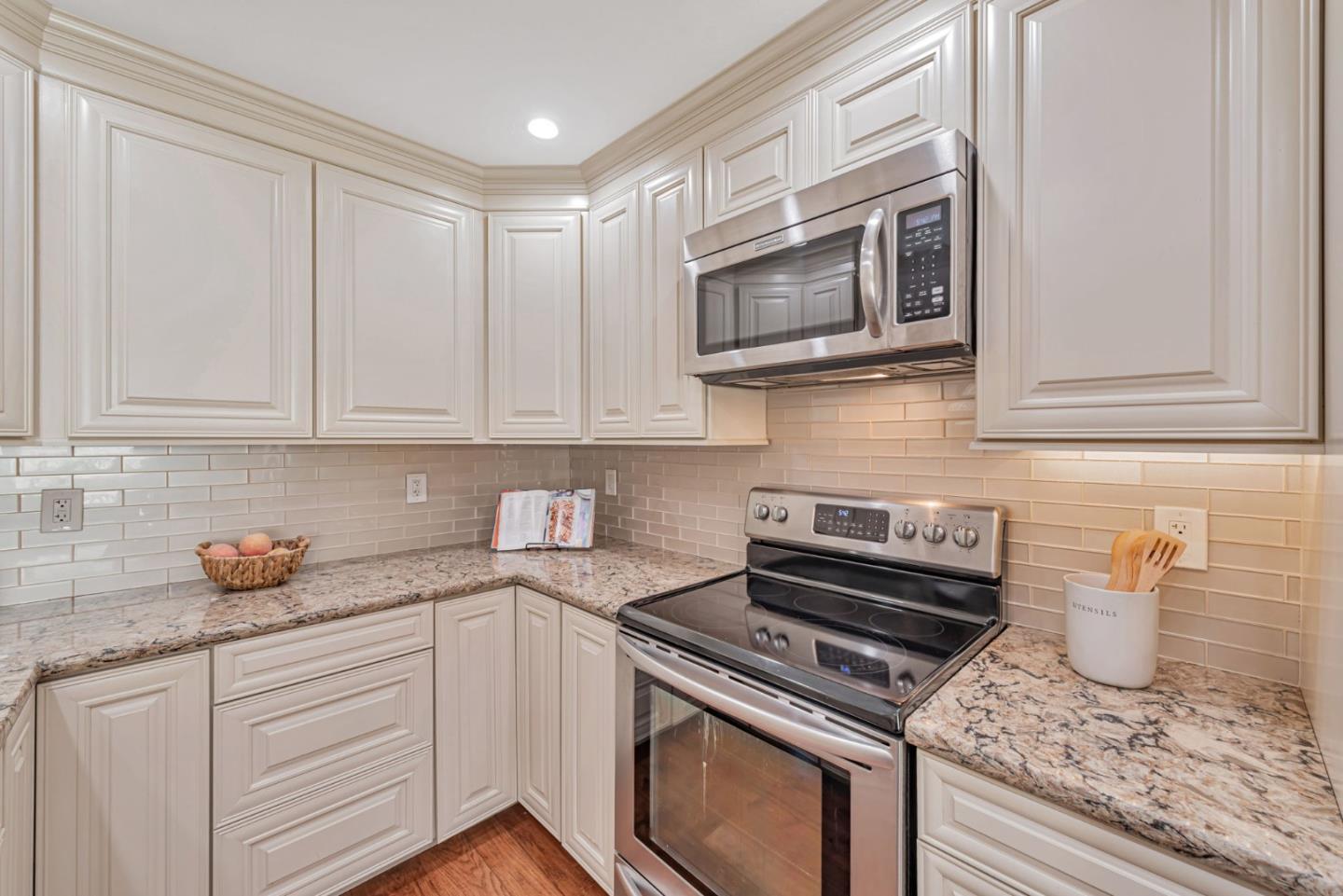 Detail Gallery Image 14 of 47 For 2559 Lancaster Ct, Santa Clara,  CA 95051 - 3 Beds | 2 Baths
