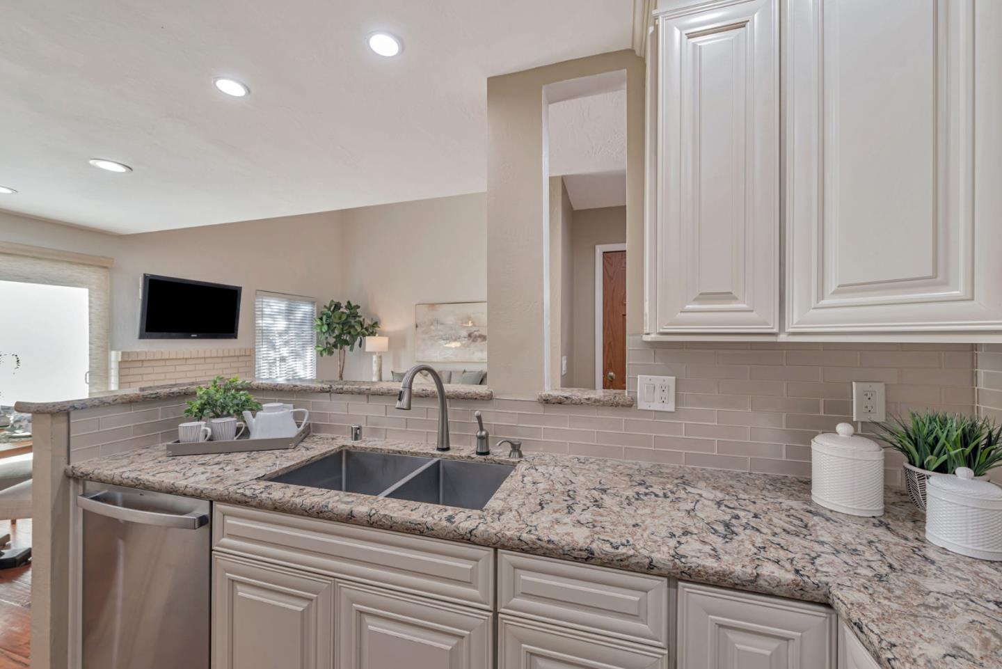 Detail Gallery Image 15 of 47 For 2559 Lancaster Ct, Santa Clara,  CA 95051 - 3 Beds | 2 Baths