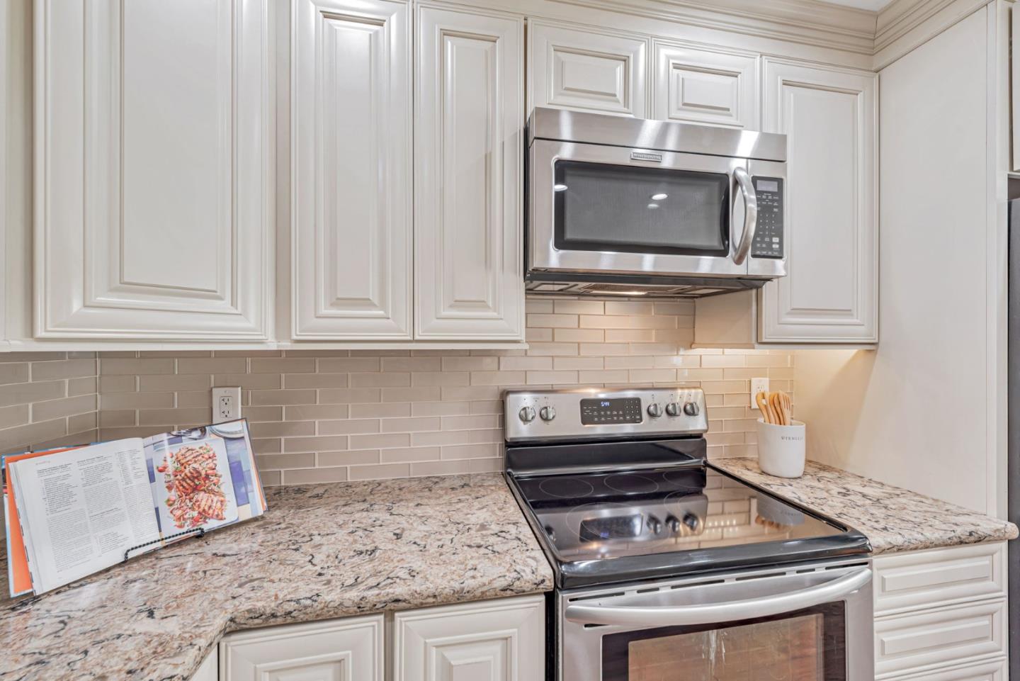 Detail Gallery Image 17 of 47 For 2559 Lancaster Ct, Santa Clara,  CA 95051 - 3 Beds | 2 Baths