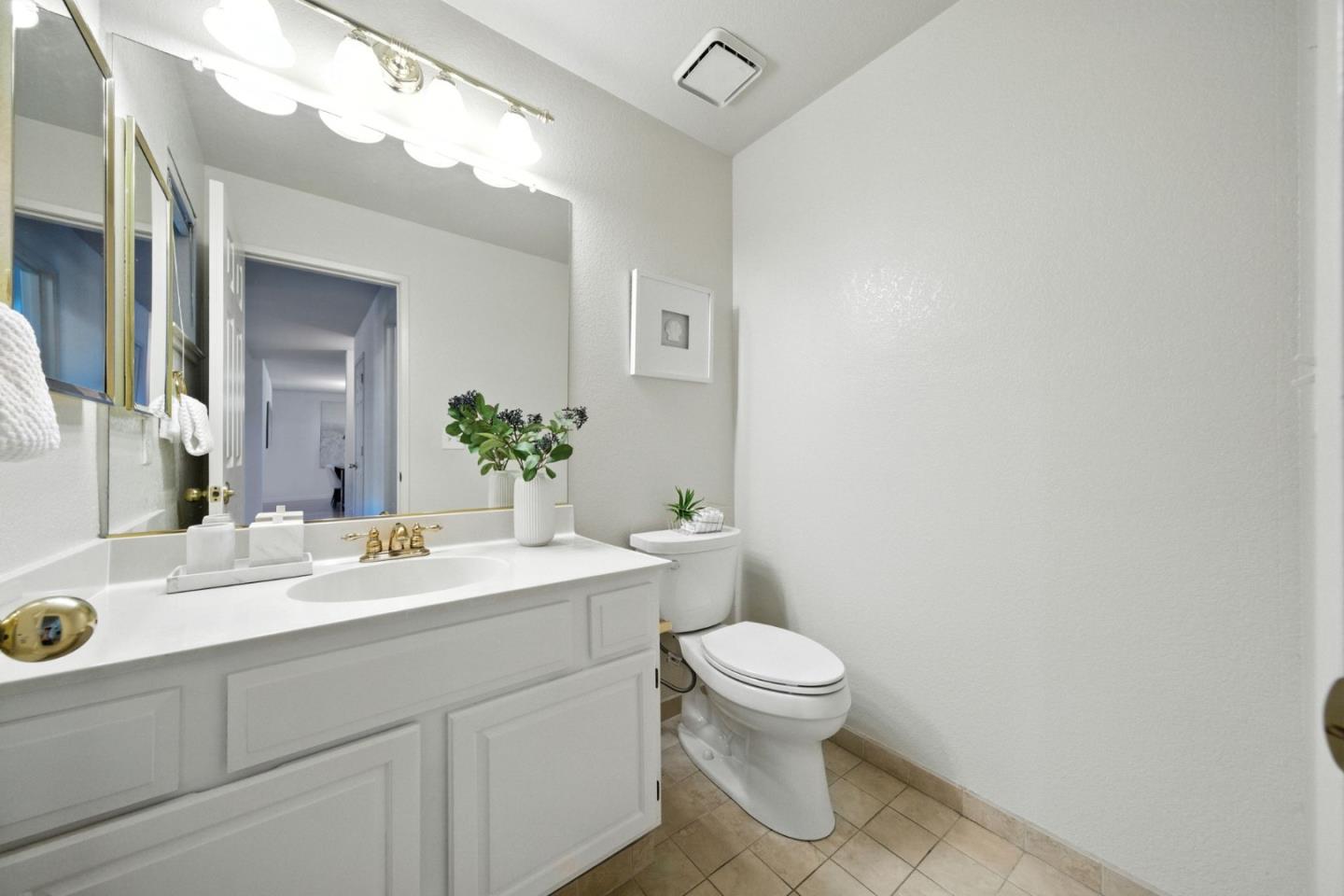 Detail Gallery Image 11 of 32 For 1142 Trevino Ter, San Jose,  CA 95120 - 3 Beds | 2/1 Baths