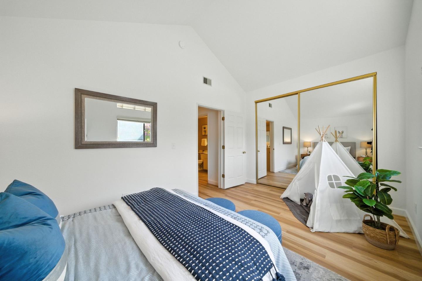 Detail Gallery Image 16 of 32 For 1142 Trevino Ter, San Jose,  CA 95120 - 3 Beds | 2/1 Baths
