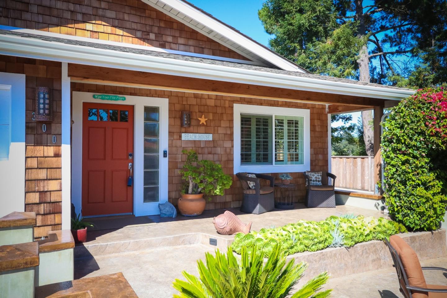 Detail Gallery Image 3 of 39 For 300 Hill St, Capitola,  CA 95010 - 2 Beds | 2 Baths