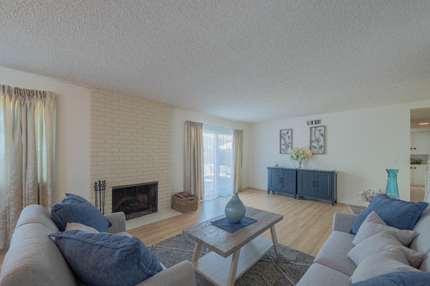 Detail Gallery Image 11 of 54 For 23020 Guidotti Dr, Salinas,  CA 93908 - 5 Beds | 3 Baths