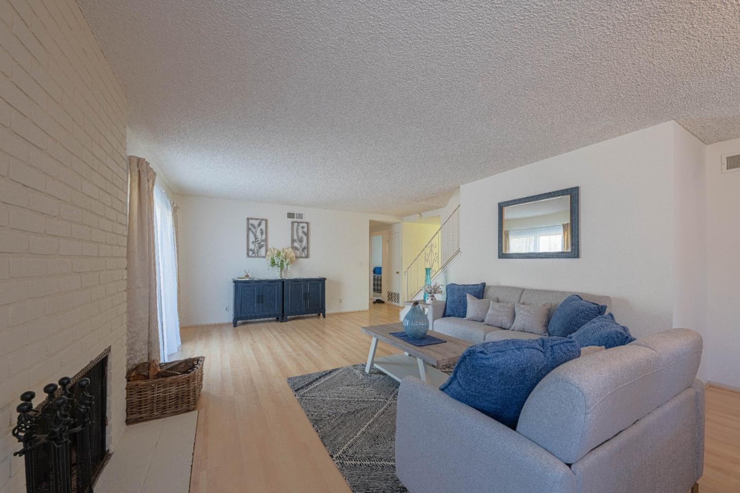 Detail Gallery Image 12 of 54 For 23020 Guidotti Dr, Salinas,  CA 93908 - 5 Beds | 3 Baths