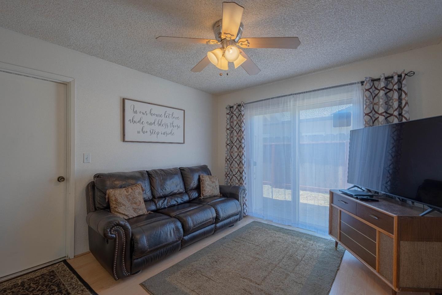 Detail Gallery Image 22 of 54 For 23020 Guidotti Dr, Salinas,  CA 93908 - 5 Beds | 3 Baths